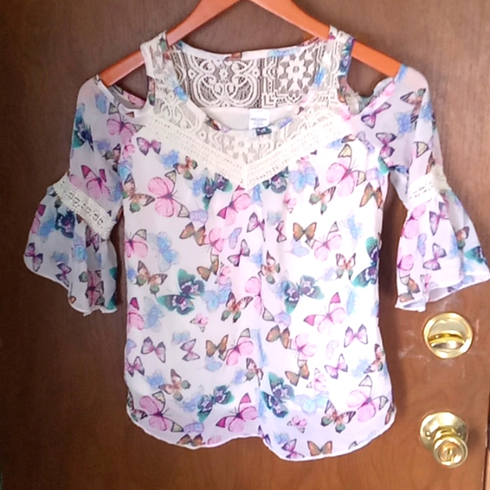(M) Butterfly Top